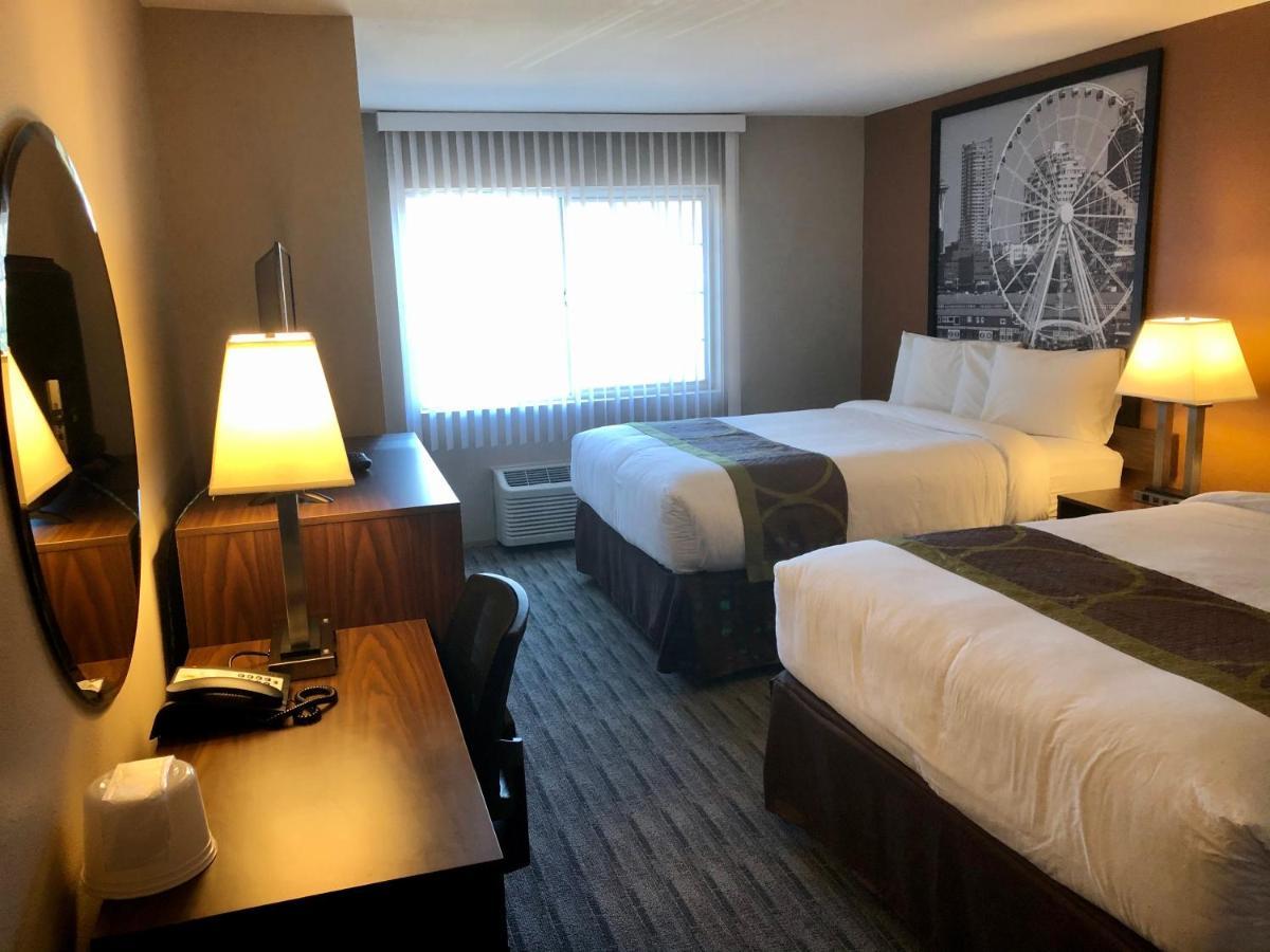 Super 8 By Wyndham Lynnwood Motel Екстериор снимка
