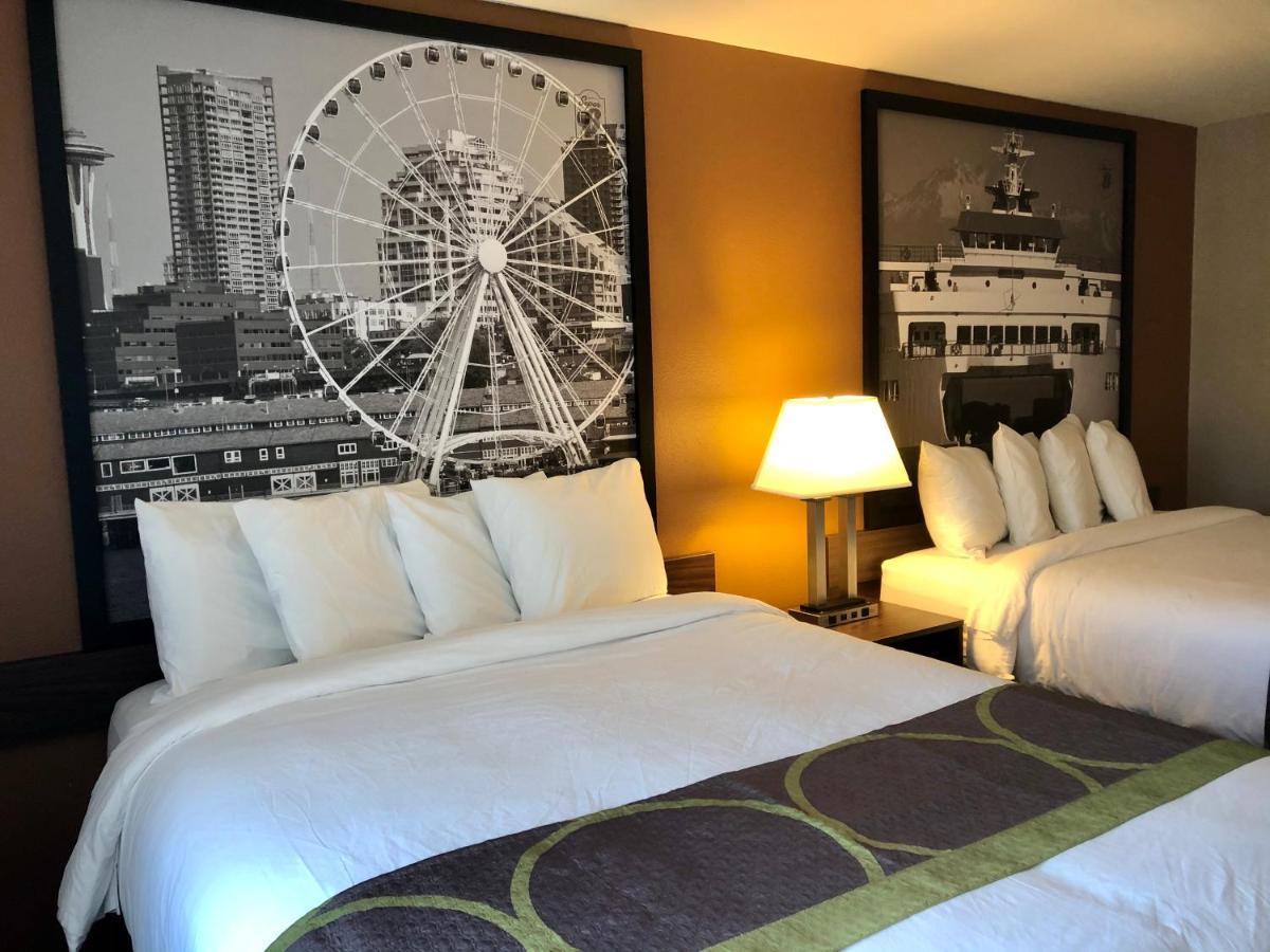 Super 8 By Wyndham Lynnwood Motel Екстериор снимка