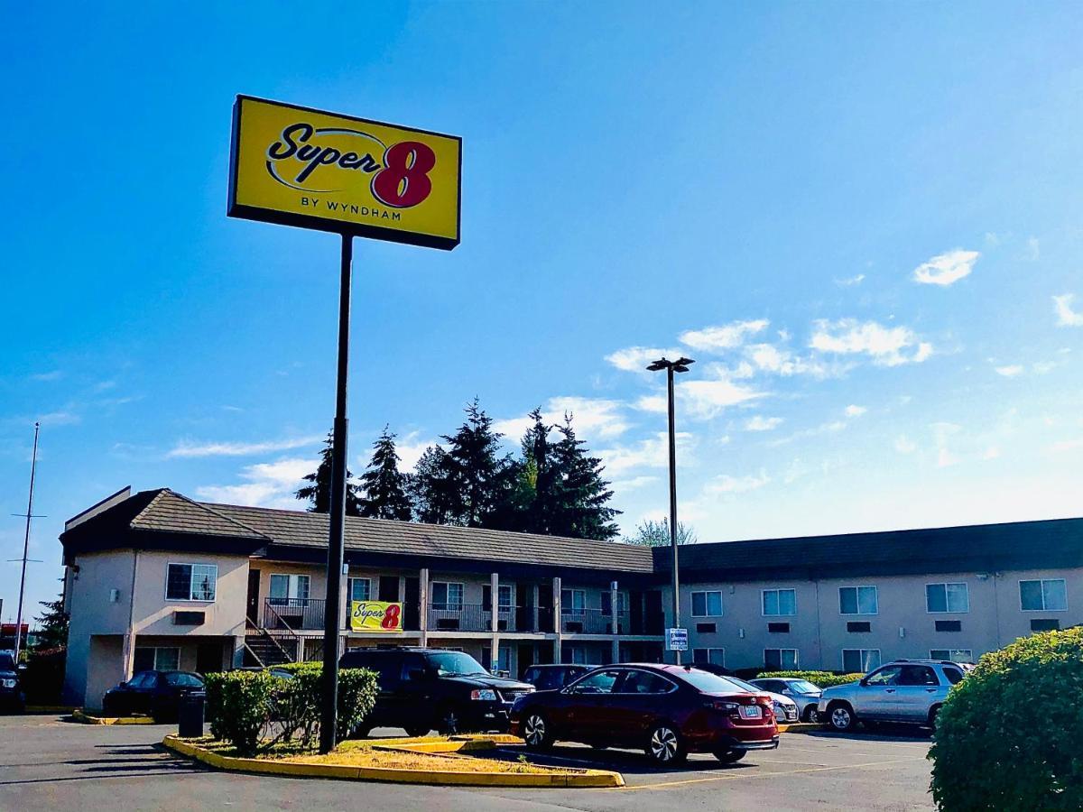 Super 8 By Wyndham Lynnwood Motel Екстериор снимка