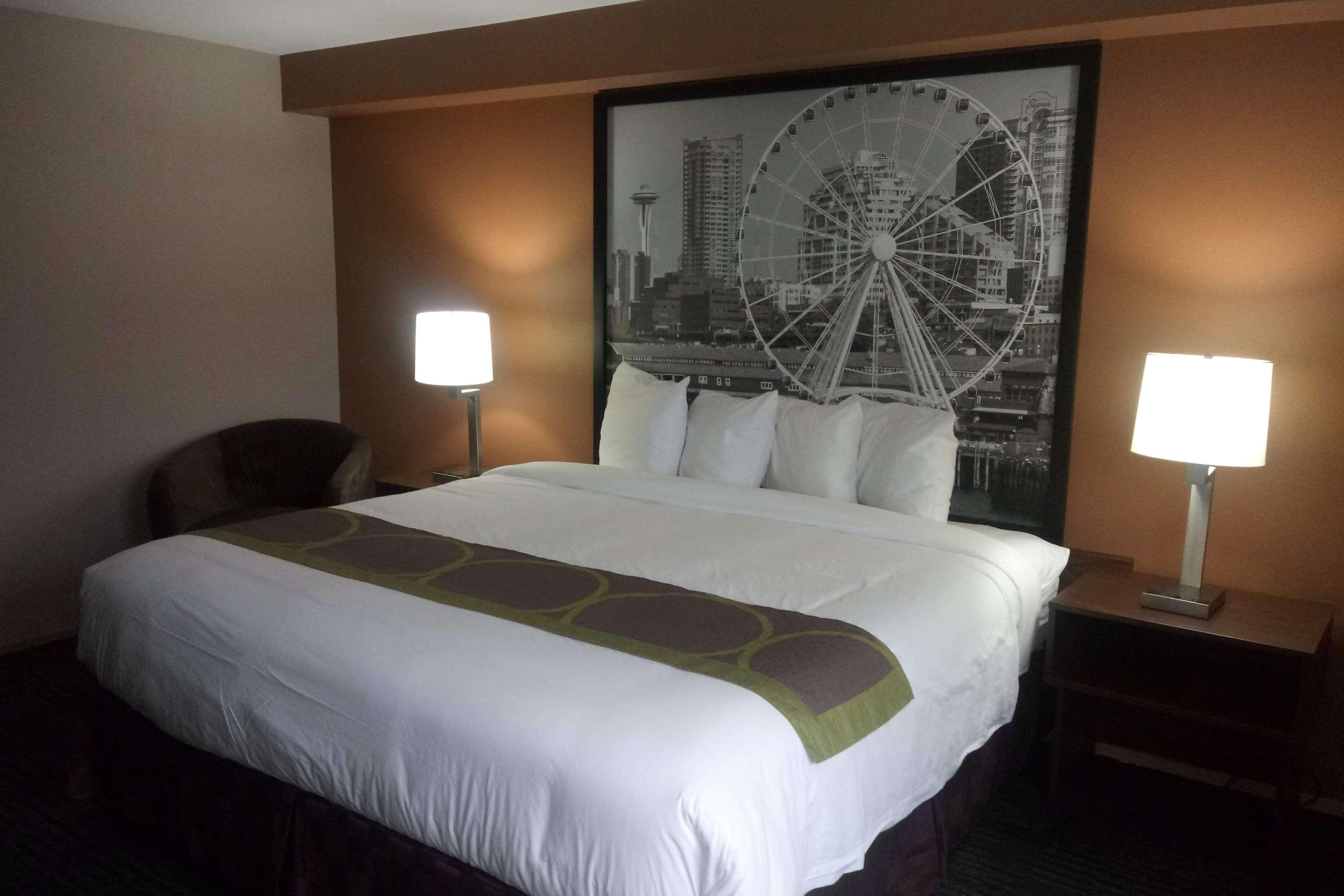 Super 8 By Wyndham Lynnwood Motel Екстериор снимка