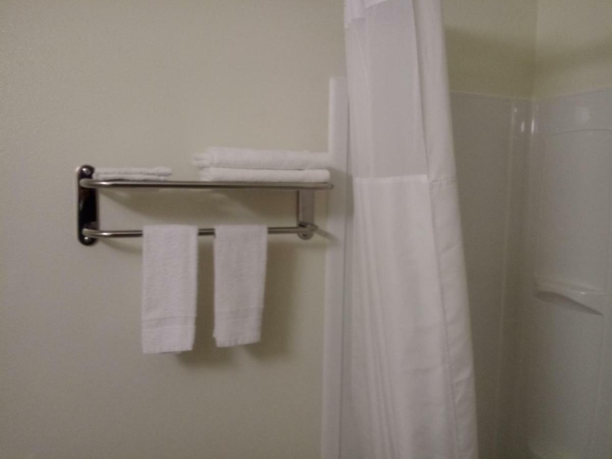 Super 8 By Wyndham Lynnwood Motel Екстериор снимка