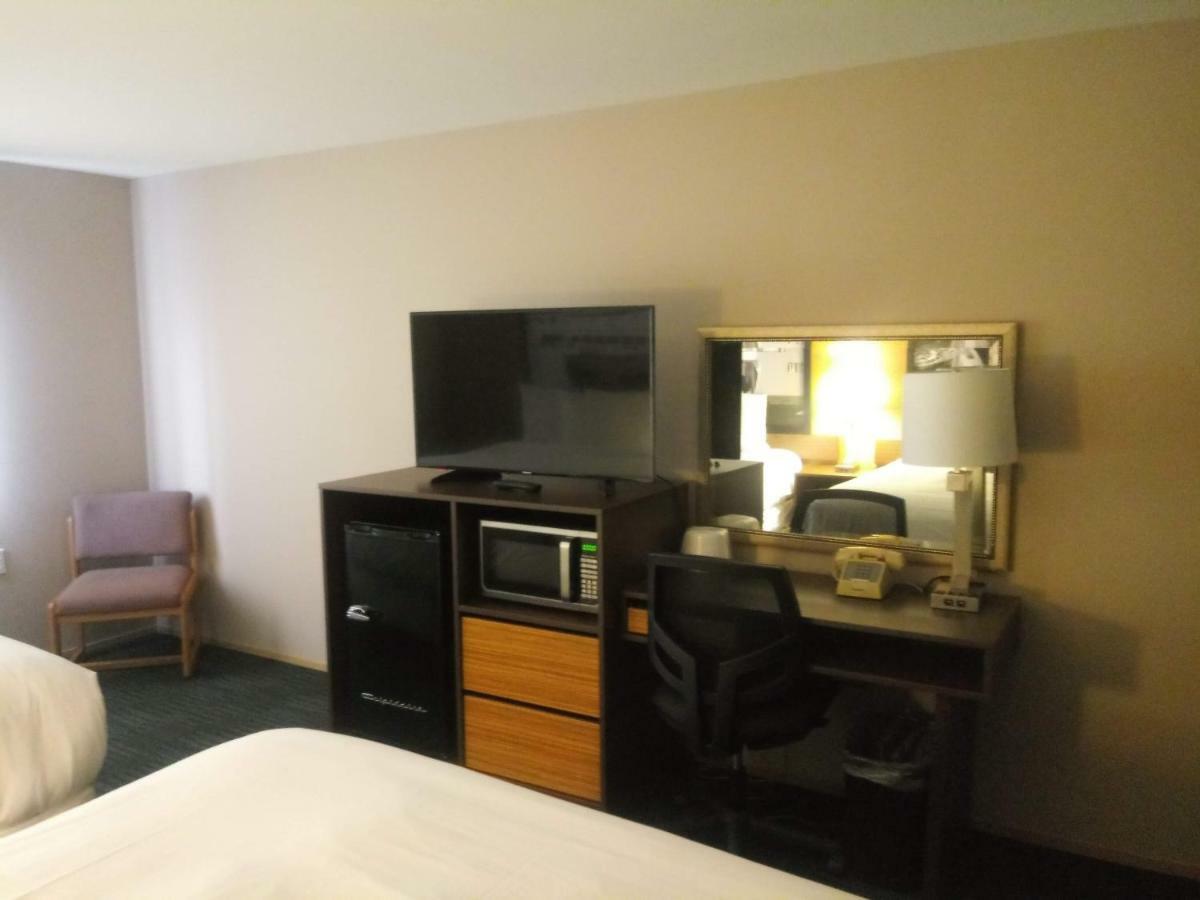 Super 8 By Wyndham Lynnwood Motel Екстериор снимка